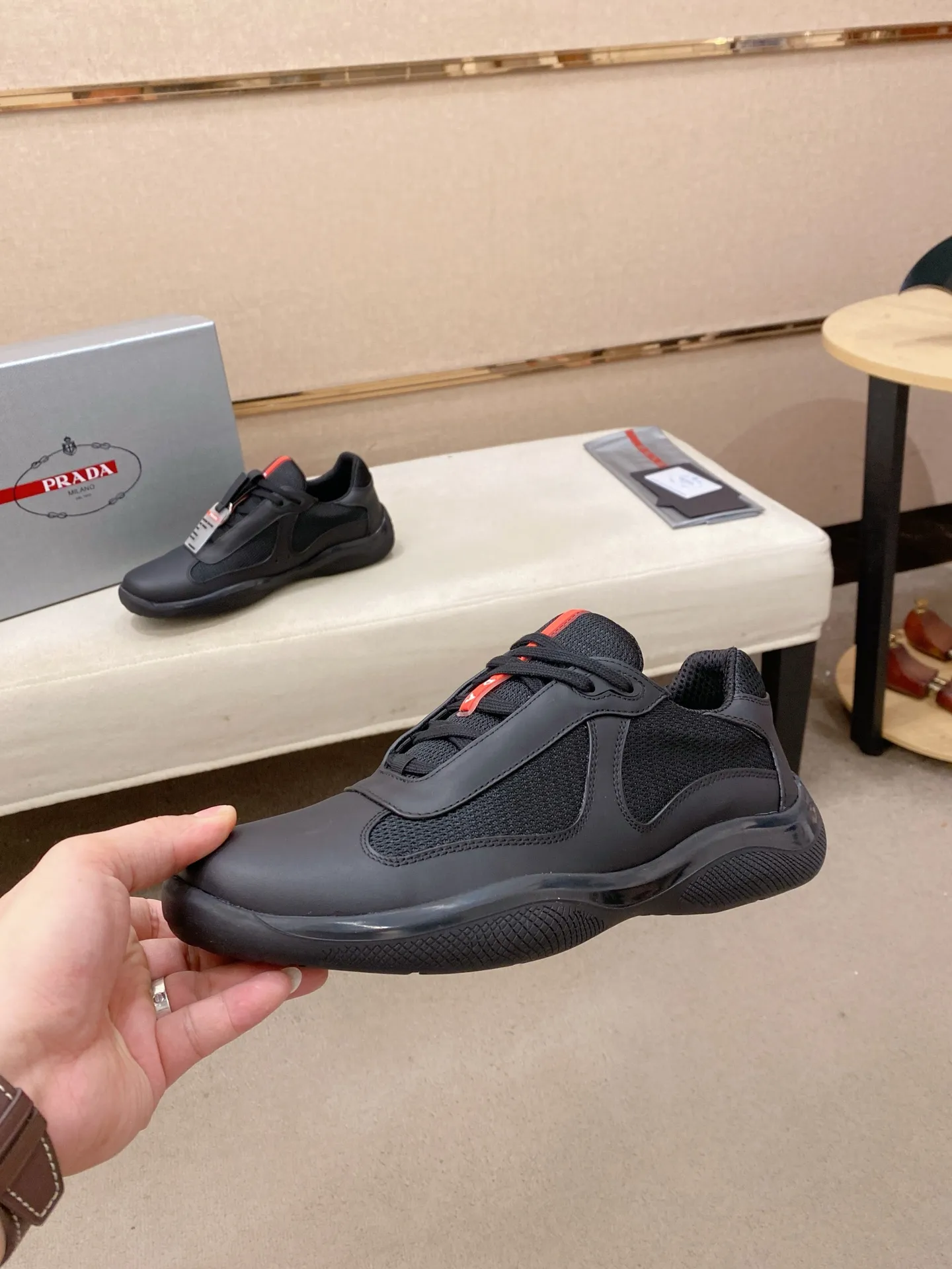 Men's shoes 💰 580💰 ✔️✔️✔️High version High-quality new PRADA (Prada) counters are launched simultaneously, new men's shoes, 😘fabrics are selected from first-layer cowhide fabrics. Lining: Imported cowhide leather lining. 👍🏿High-end☄️Open-molded non-slip rubber outsole, exquisite lines, simple and elegant, comfortable and high-end for leisure travel. Code number: 38 to 45